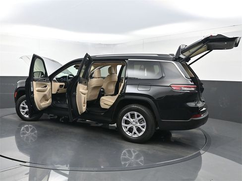 Used 2022 Jeep Grand Cherokee L Limited w/ Luxury Tech Group II image 44