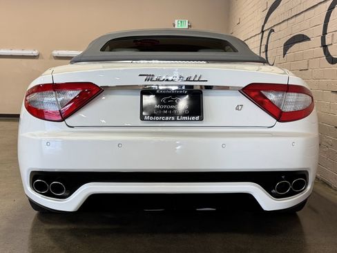 Used 2011 Maserati GranTurismo Convertible RWD image 13