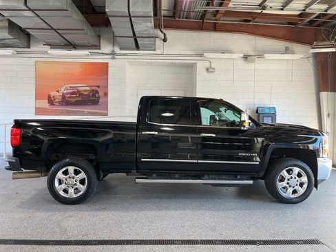 Used 2018 Chevrolet Silverado 2500 LTZ w/ Duramax Plus Package image 10