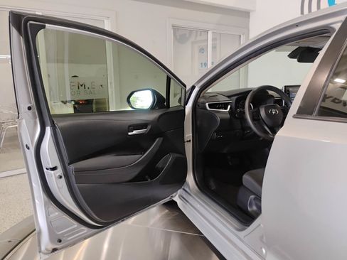 Used 2020 Toyota Corolla LE FWD image 53