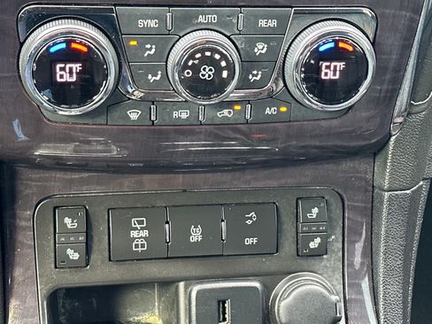 Used 2017 Buick Enclave Leather FWD image 16