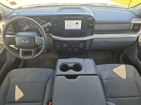 Used 2024 Ford F250 XLT w/ FX4 Off-Road Package AWD/4WD image 9