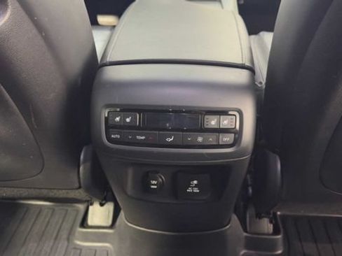 Used 2020 Hyundai Palisade Limited FWD image 18