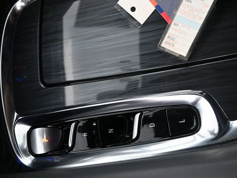 Used 2024 Buick Enclave Premium image 20