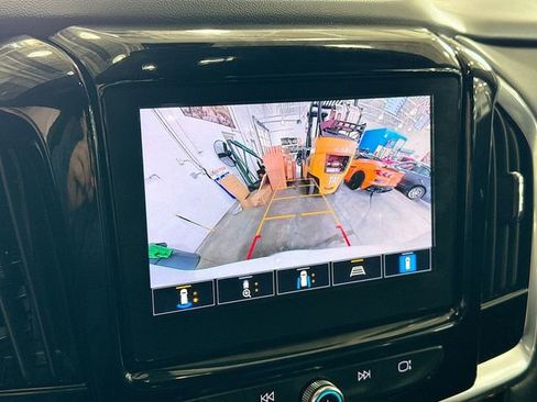 Used 2023 Chevrolet Traverse RS image 15