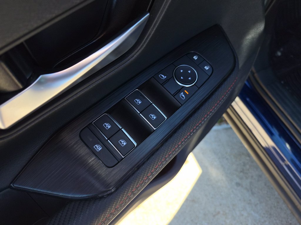 Certified 2025 Nissan Kicks SR w/ SR Premium Package FWD image 20