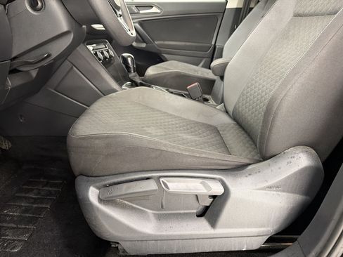 Used 2021 Volkswagen Tiguan S FWD image 19