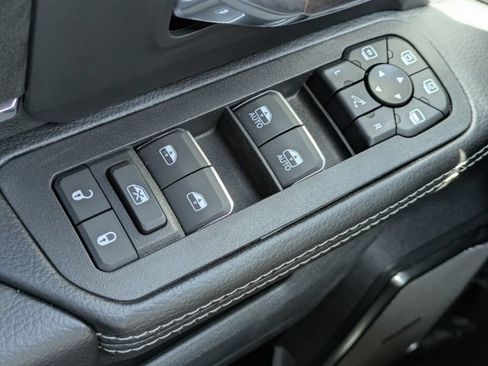 New 2026 RAM 3500 Laramie AWD/4WD image 21