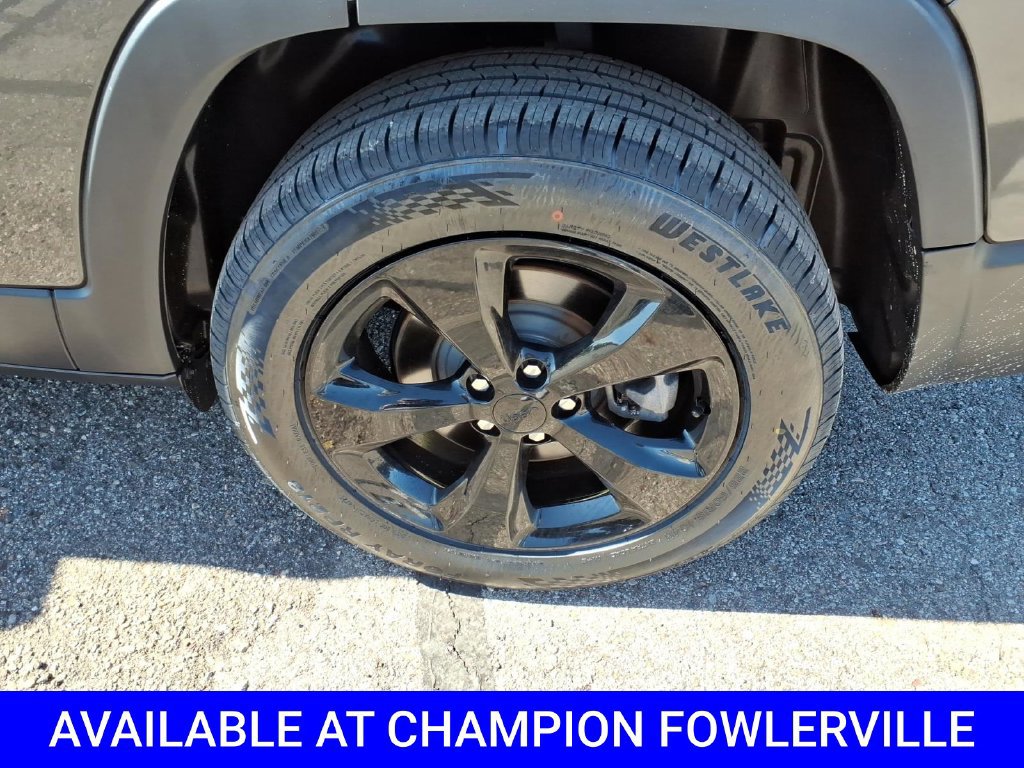 Used 2021 Jeep Cherokee Latitude Plus AWD/4WD image 9