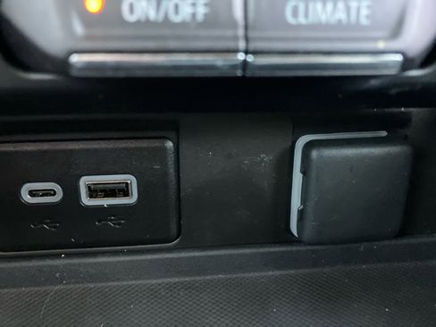 Certified 2024 Chevrolet Tahoe Z71 w/ Luxury Package image 31