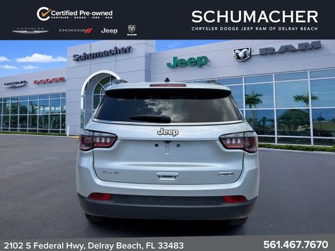 Used 2024 Jeep Compass Latitude AWD/4WD image 6