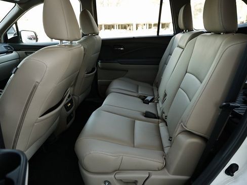 Used 2020 Honda Pilot Touring image 25