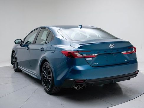 Used 2025 Toyota Camry SE image 7