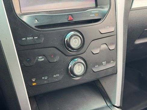 Used 2013 Ford Explorer XLT image 33