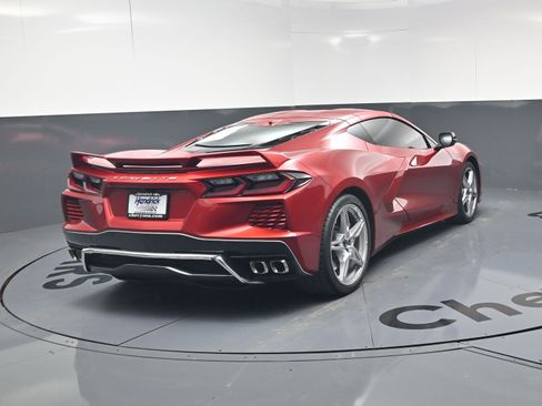 Used 2022 Chevrolet Corvette Stingray Preferred Cpe w/ Z51 Performance Package RWD image 9