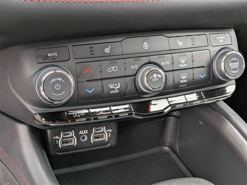 Certified 2024 Dodge Durango GT image 22