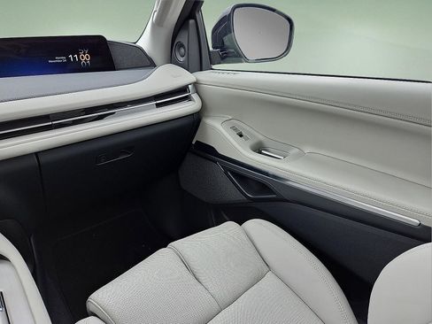 New 2025 Lincoln Navigator Reserve image 13