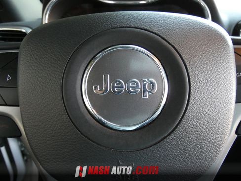 Used 2019 Jeep Grand Cherokee Limited w/ Luxury Group II AWD/4WD image 64