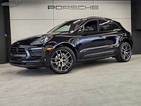 Used 2025 Porsche Macan image 1