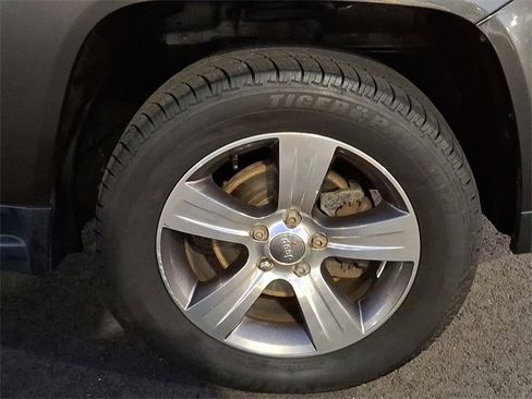 Used 2016 Jeep Compass High Altitude image 12