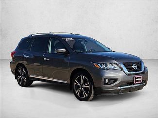 Used 2017 Nissan Pathfinder Platinum FWD video 3