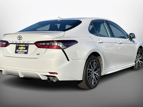 Used 2022 Toyota Camry SE image 13