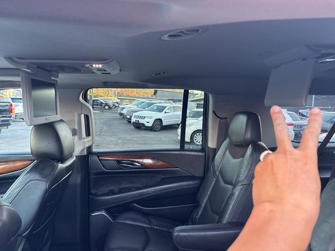 Used 2016 Cadillac Escalade ESV Premium AWD/4WD image 27