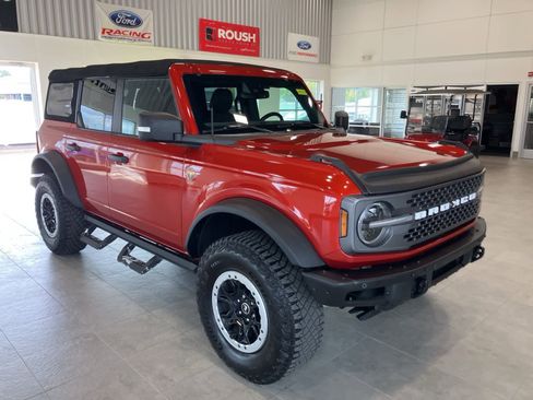 Used 2022 Ford Bronco Badlands w/ Sasquatch Package image 3