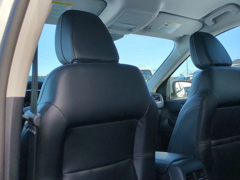 Used 2022 Ford Escape SEL image 19