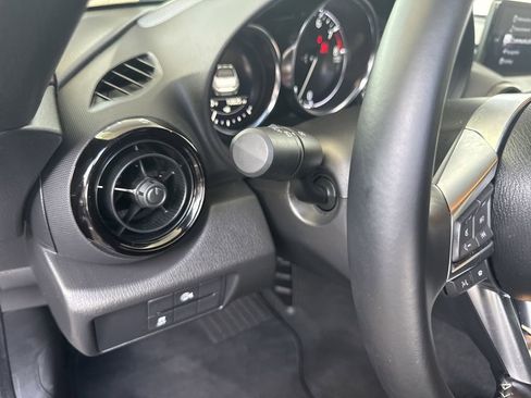 Used 2024 MAZDA MX-5 Miata Sport image 20
