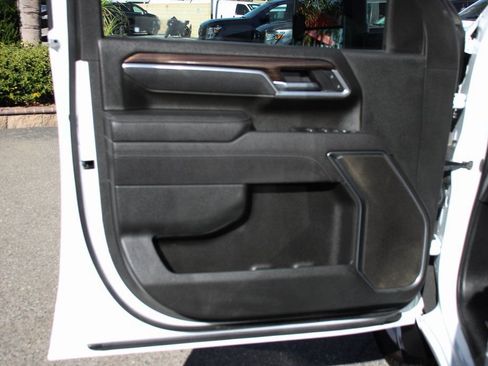 Used 2025 Chevrolet Silverado 2500 LT w/ Convenience Package image 14