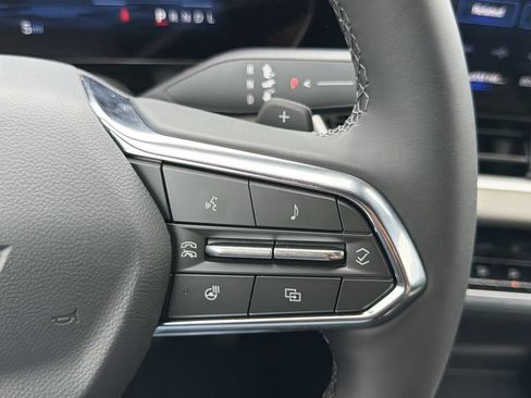 New 2026 Chevrolet Equinox LT w/ Convenience Package II FWD image 9