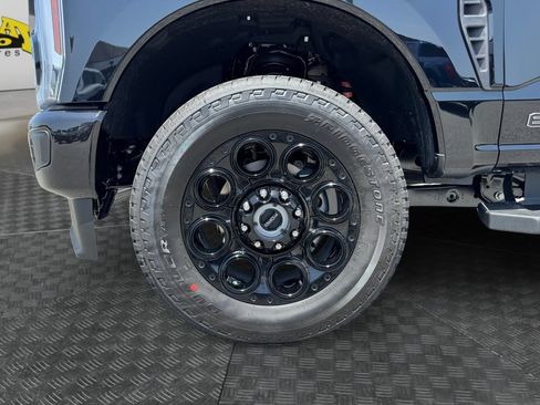 Used 2025 Ford F250 Lariat w/ Black Appearance Package AWD/4WD image 14