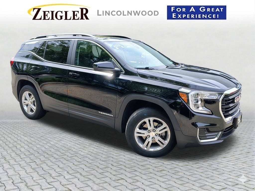 Certified 2022 GMC Terrain SLE w/ Driver Convenience Package AWD/4WD image 2
