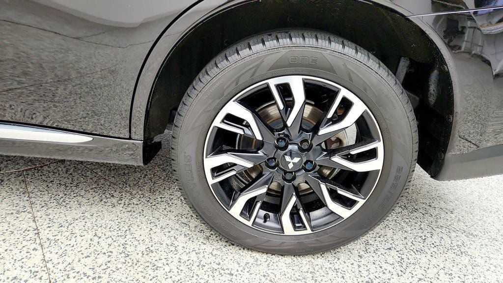 Used 2018 Mitsubishi Outlander SEL AWD/4WD image 9