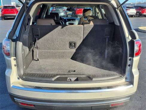 Used 2015 GMC Acadia SLT image 28