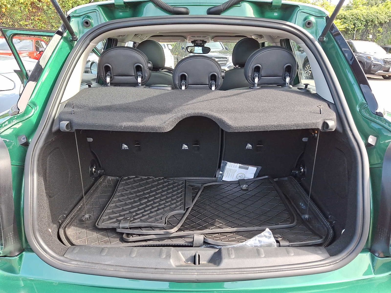 Used 2024 MINI Cooper 4-Door Hardtop FWD image 27