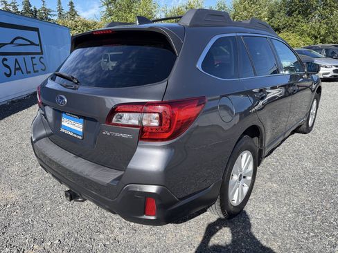 Used 2018 Subaru Outback 2.5i Premium AWD/4WD image 3
