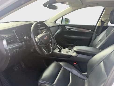 Used 2018 Cadillac XT5 Luxury w/ Driver Awareness Package FWD image 13