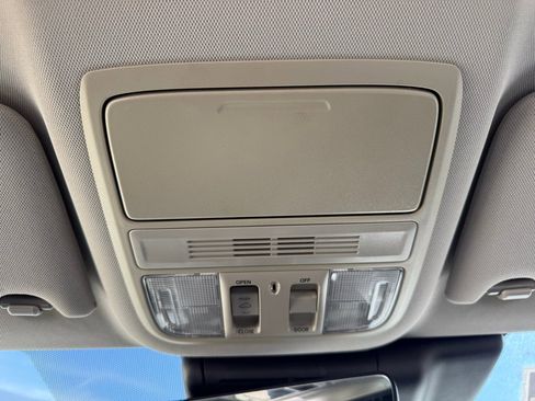 Used 2019 Honda Accord EX-L image 17