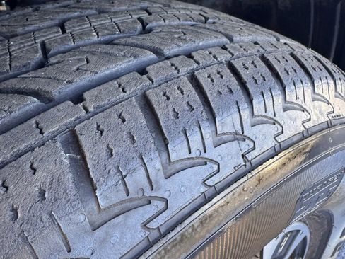 Used 2024 Nissan Titan SV w/ SV Convenience Package image 31