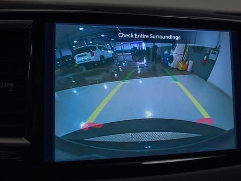 Used 2025 Chrysler Pacifica Select FWD image 20