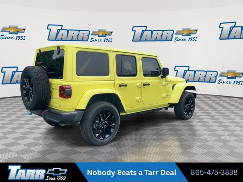Used 2024 Jeep Wrangler Unlimited Sahara AWD/4WD image 8