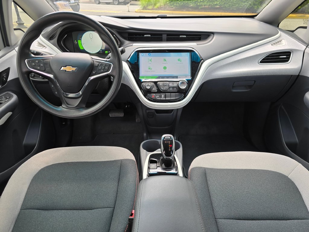 Used 2020 Chevrolet Bolt LT FWD image 21