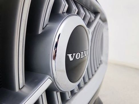 Used 2021 Volvo XC90 T6 Inscription w/ Climate Package image 16
