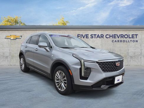 Used 2025 Cadillac XT4 Premium Luxury FWD image 1