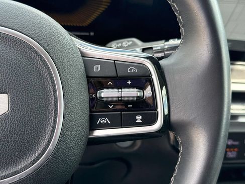 Certified 2025 Kia Sorento S FWD image 24