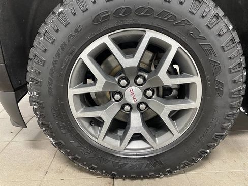 Used 2022 GMC Canyon AT4 image 7