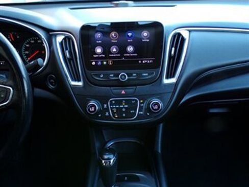 Used 2019 Chevrolet Malibu LT w/ Leather Package image 35