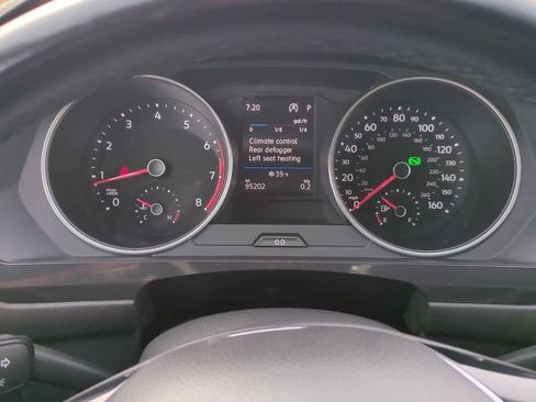 Used 2019 Volkswagen Tiguan SE w/ Panoramic Sunroof Package image 32